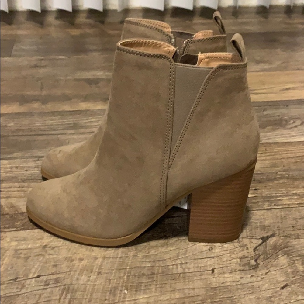 NWT Express Booties